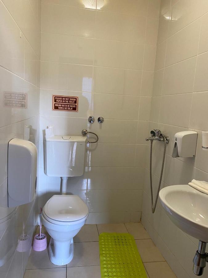 Lolini Bungalovi Novi Sad Eksteriør billede