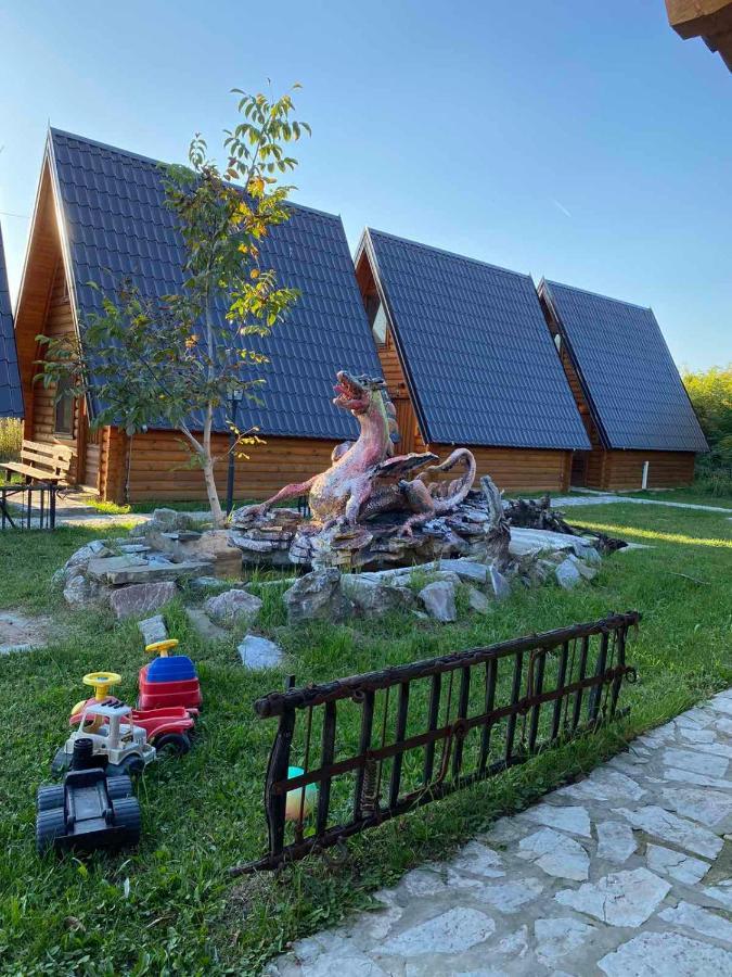 Lolini Bungalovi Novi Sad Eksteriør billede