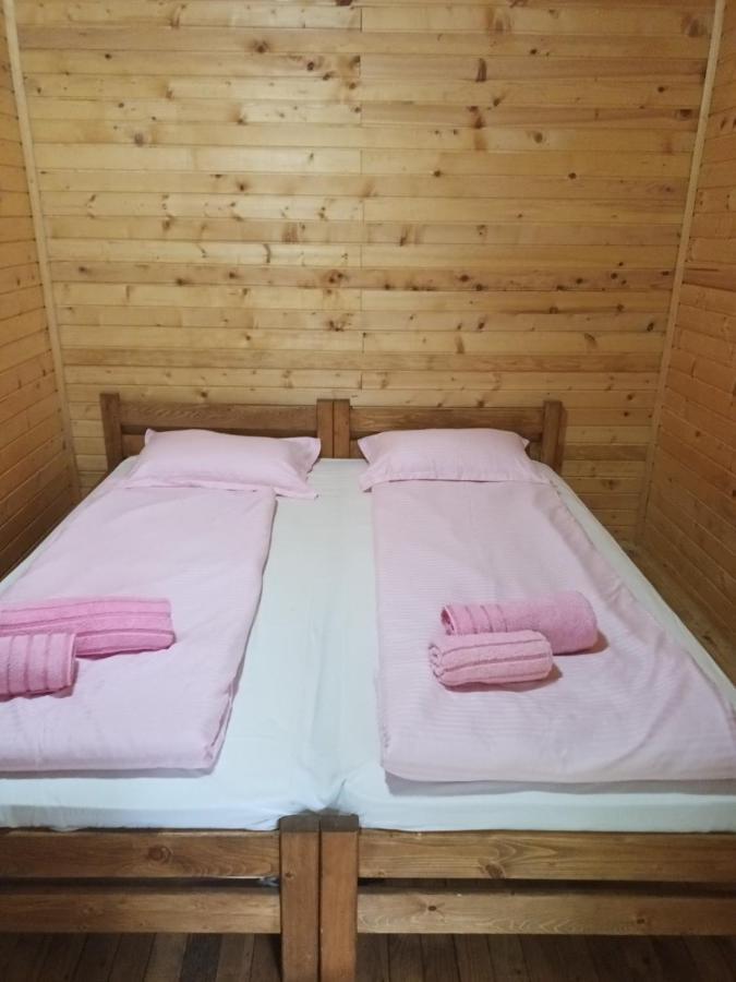 Lolini Bungalovi Novi Sad Eksteriør billede