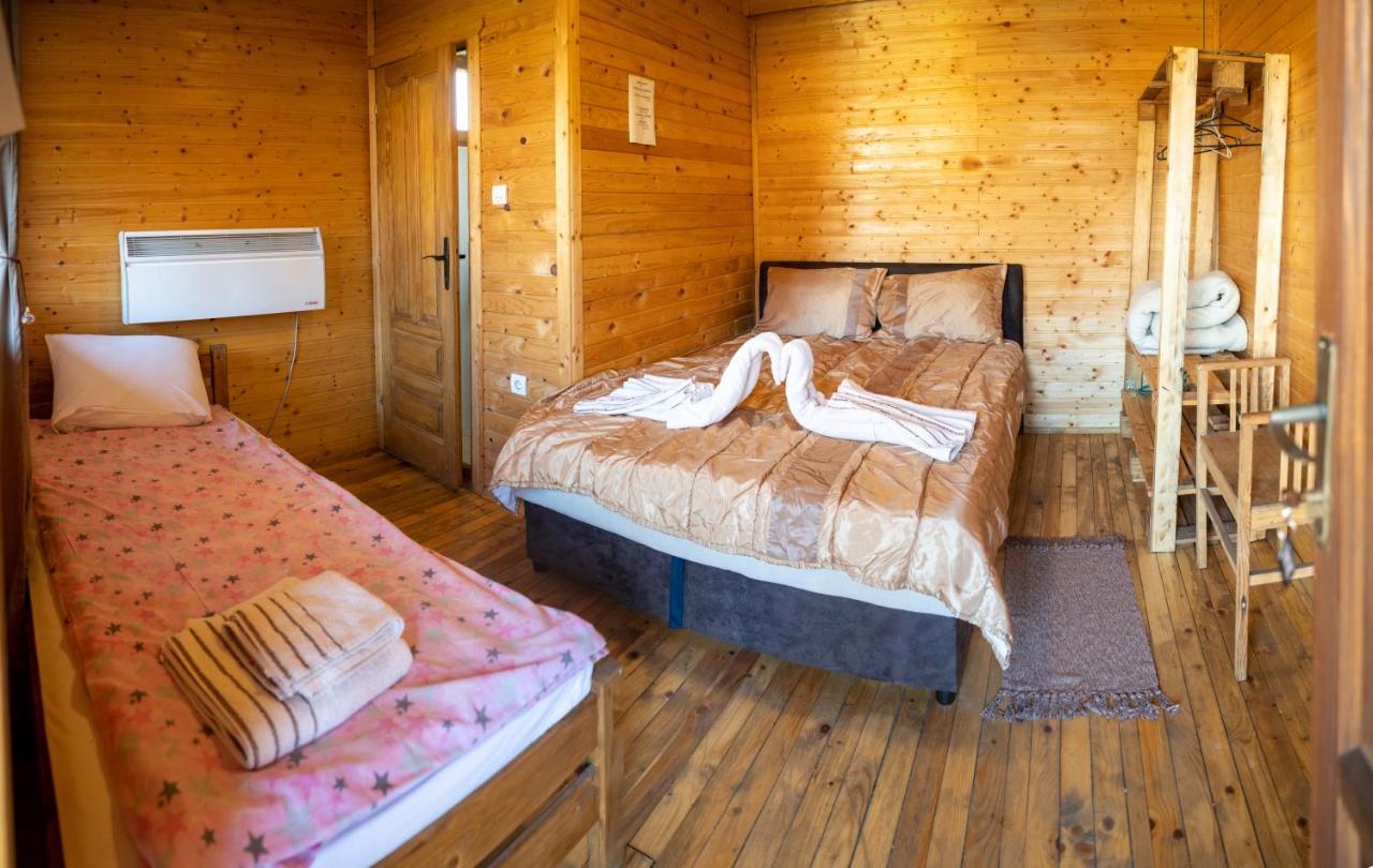 Lolini Bungalovi Novi Sad Eksteriør billede