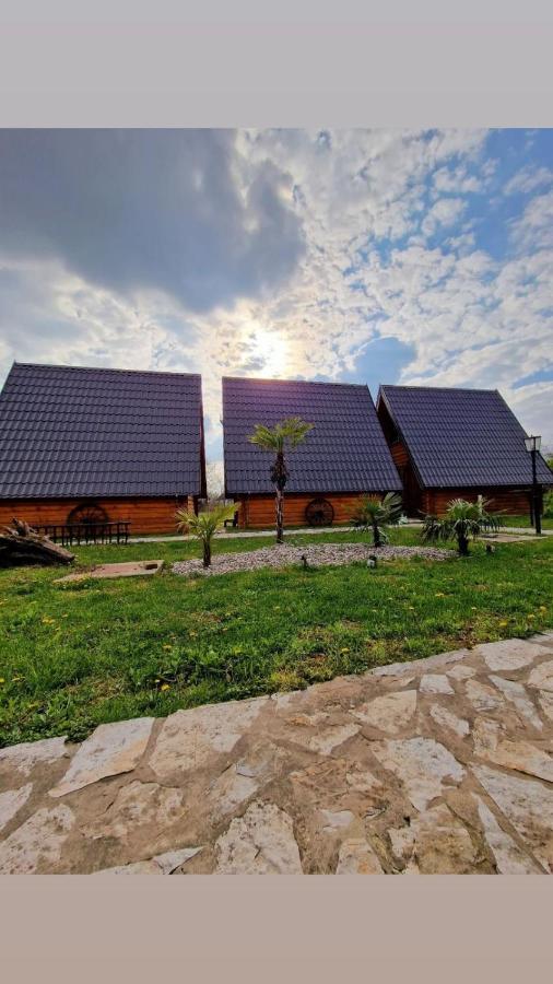 Lolini Bungalovi Novi Sad Eksteriør billede