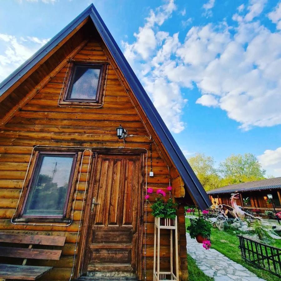 Lolini Bungalovi Novi Sad Eksteriør billede