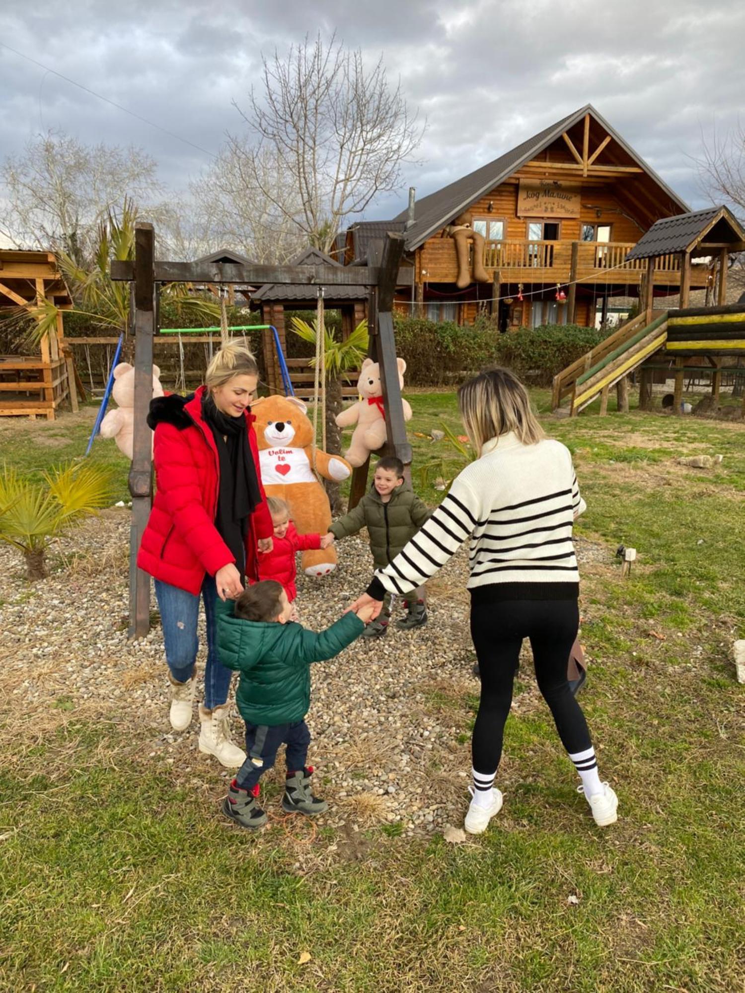 Lolini Bungalovi Novi Sad Eksteriør billede