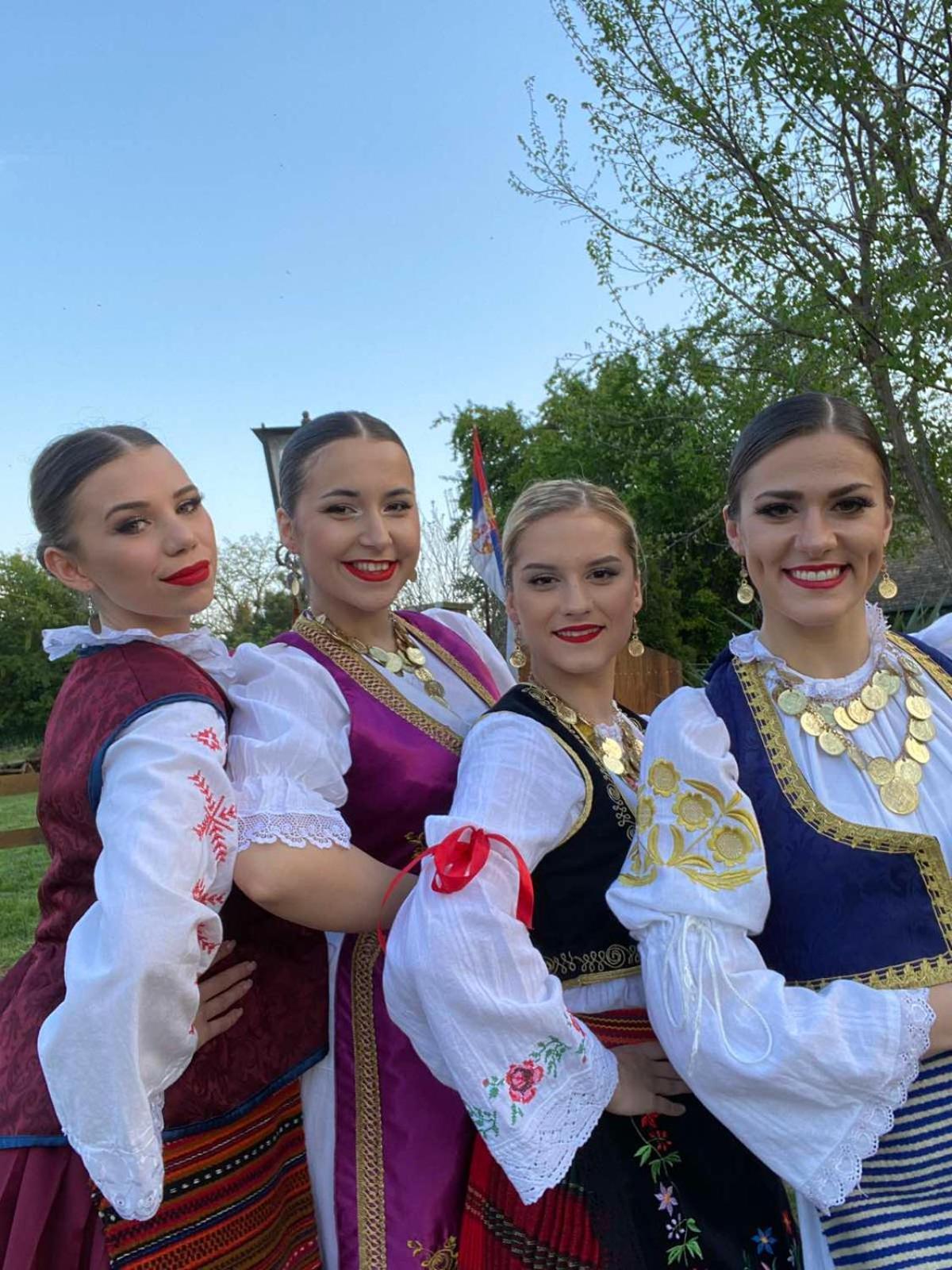 Lolini Bungalovi Novi Sad Eksteriør billede